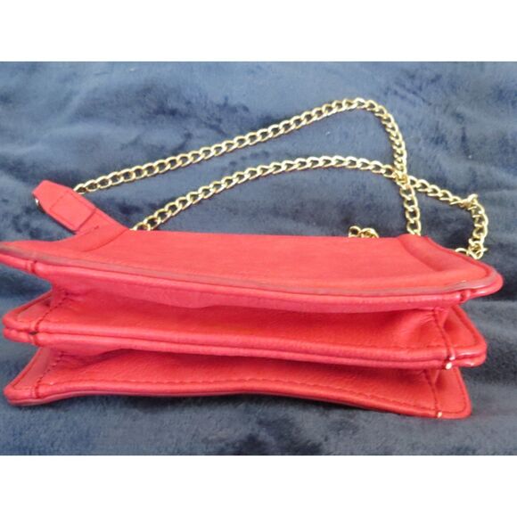 Forever 21  Faux Leather Crossbody Bag with Gold Chain  Red  EUC - Picture 7 of 11